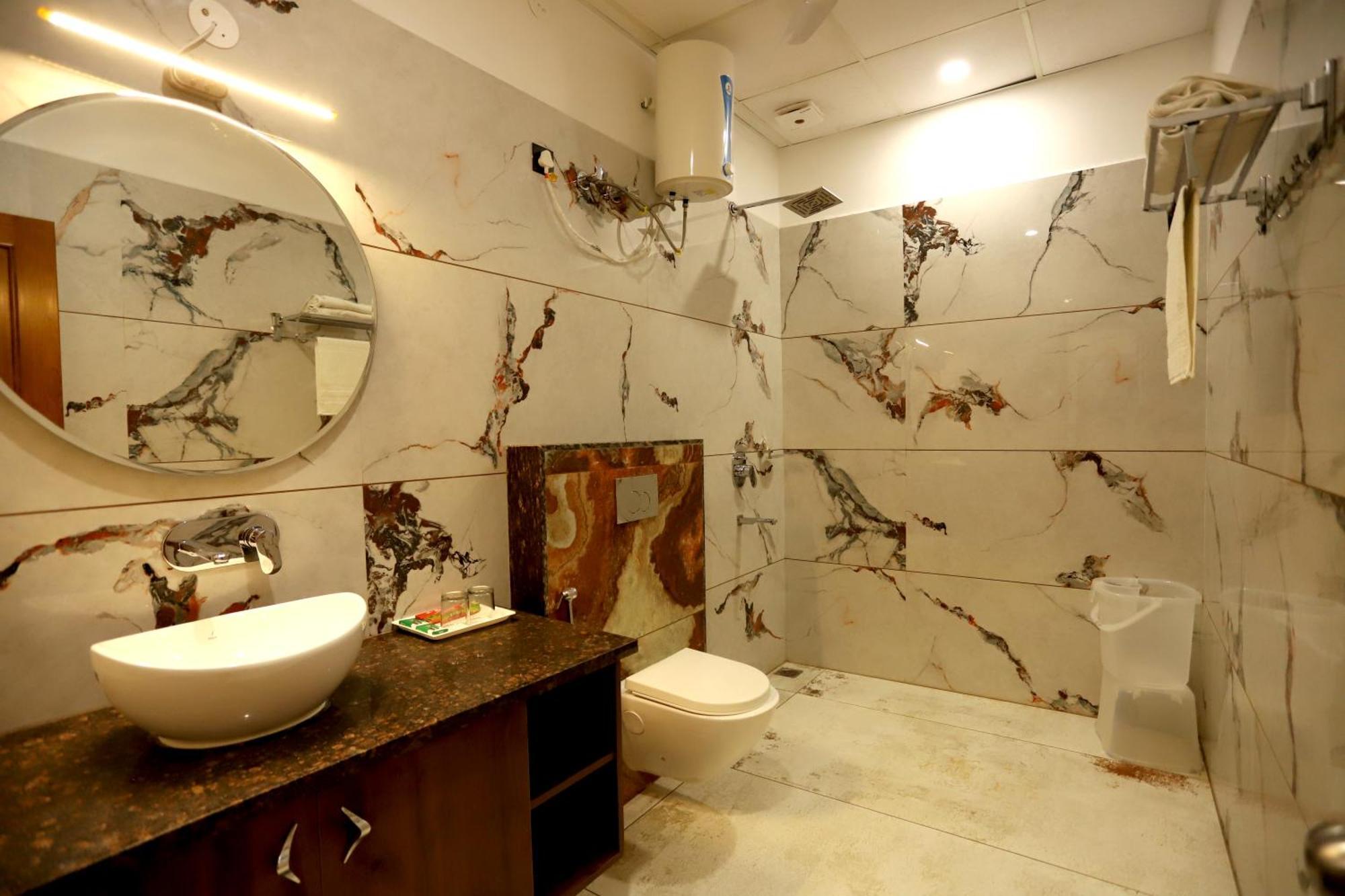 Hotel Dhingra Inn Rewāri Esterno foto